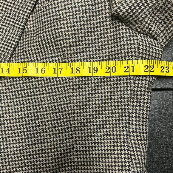 Jos. A Bank Neutral Houndstooth Print Silk and Wool Two Button Blazer Size 44R - Picture 9 of 11